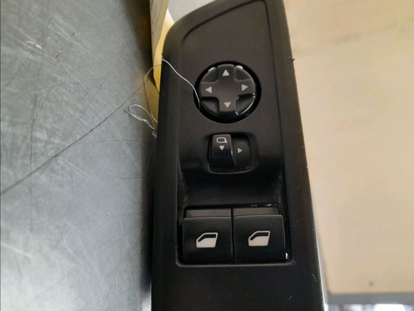 Commande lève-glace porte avant gauche Citroën JUMPY Camionnette (V_) 1.6 bluehdi 115 (2016)