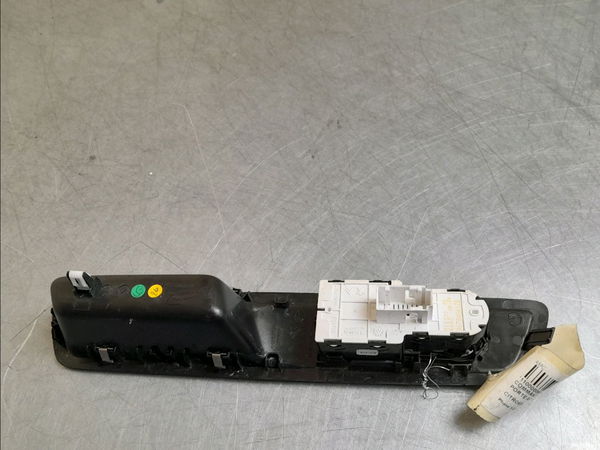 Commande lève-glace porte avant gauche Citroën JUMPY Camionnette (V_) 1.6 bluehdi 115 (2016)
