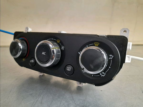 Commande de chauffage Renault CAPTUR I (J5_, H5_) 1.5 dci 90 (2013) 5 portes