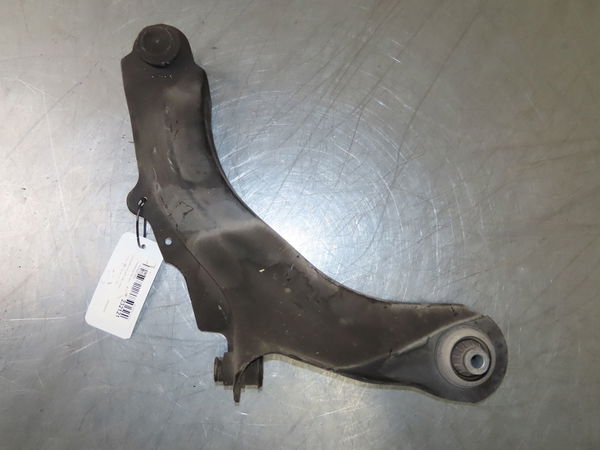 Triangle inf avg Renault CAPTUR I (J5_, H5_) 1.5 dci 110 (2015) 5 portes