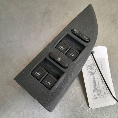 Commande lève-glace porte avant gauche Skoda FABIA I Combi (6Y5) 1.9 tdi (2000-2007)