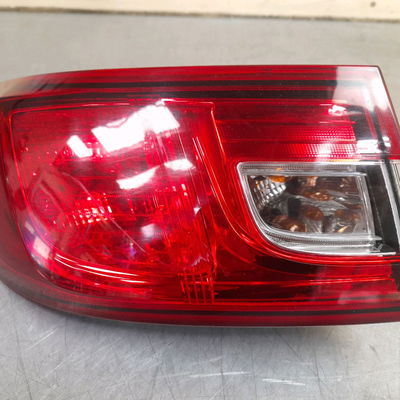 Feu arrière gauche Renault CLIO IV (BH_) 1.5 dci 90 (2012) 5 portes
