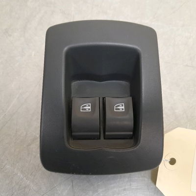 Commande leve-glace porte arrière gauche Dacia SANDERO II 1.5 dci (2012) 5 portes