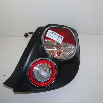 Feu arrière droit Chevrolet AVEO 3-5 portes (T300) 1.4 (2011)