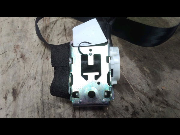 Ceinture arrière droite Peugeot 3008 Monospace (0U_) 2.0 hdi hybrid4 (0urhca) (2011-2016)