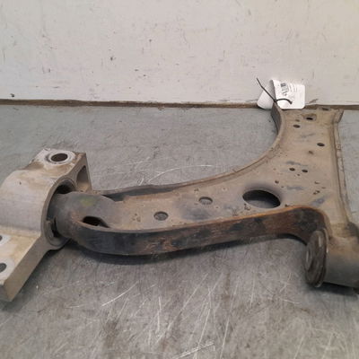 Triangle inf avg Audi A3 (8P1) 1.9 tdi (2003-2010) 3 portes