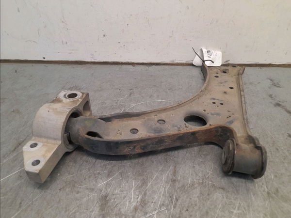 Triangle inf avg Audi A3 (8P1) 1.9 tdi (2003-2010) 3 portes