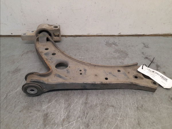 Triangle inf avg Audi A3 (8P1) 1.9 tdi (2003-2010) 3 portes
