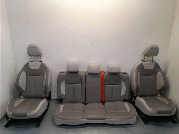 Interieur complet Peugeot 208 I (CA_, CC_) 1.6 hdi (2012) 5 portes