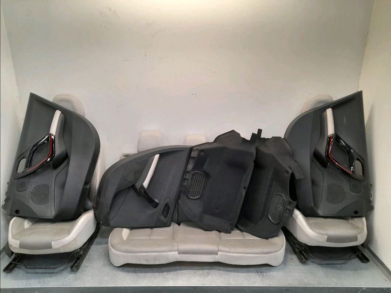 Interieur complet Peugeot 208 I (CA_, CC_) 1.6 hdi (2012) 5 portes