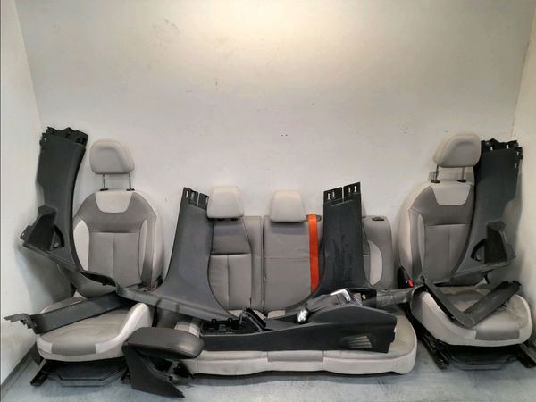 Interieur complet Peugeot 208 I (CA_, CC_) 1.6 hdi (2012) 5 portes