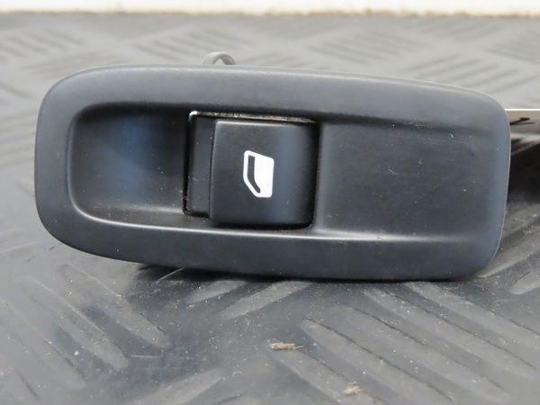 Commande leve-glace porte arrière droite Citroën C4 PICASSO II 1.6 bluehdi 120 (2014)