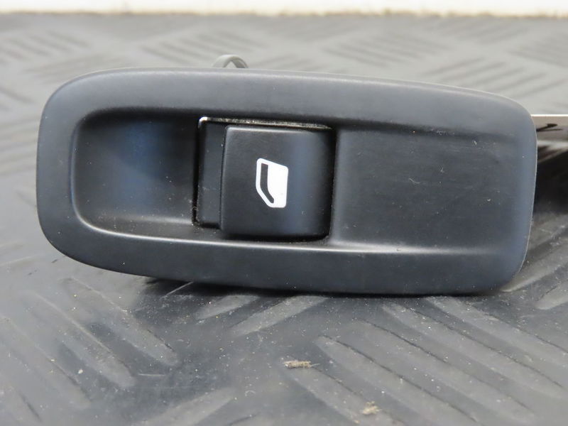 Commande leve-glace porte arrière droite Citroën C4 PICASSO II 1.6 bluehdi 120 (2014)