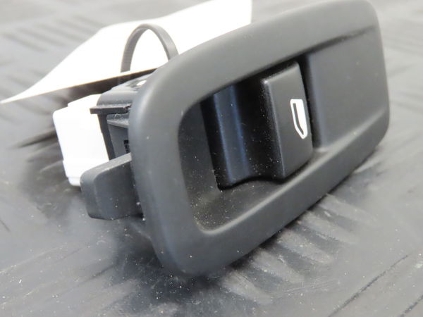 Commande leve-glace porte arrière droite Citroën C4 PICASSO II 1.6 bluehdi 120 (2014)