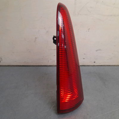 Feux factice d Renault KANGOO - GRAND KANGOO II (KW0-1_) 1.5 dci 90 (kw05, kw08, kw0g, kw11) (2008)