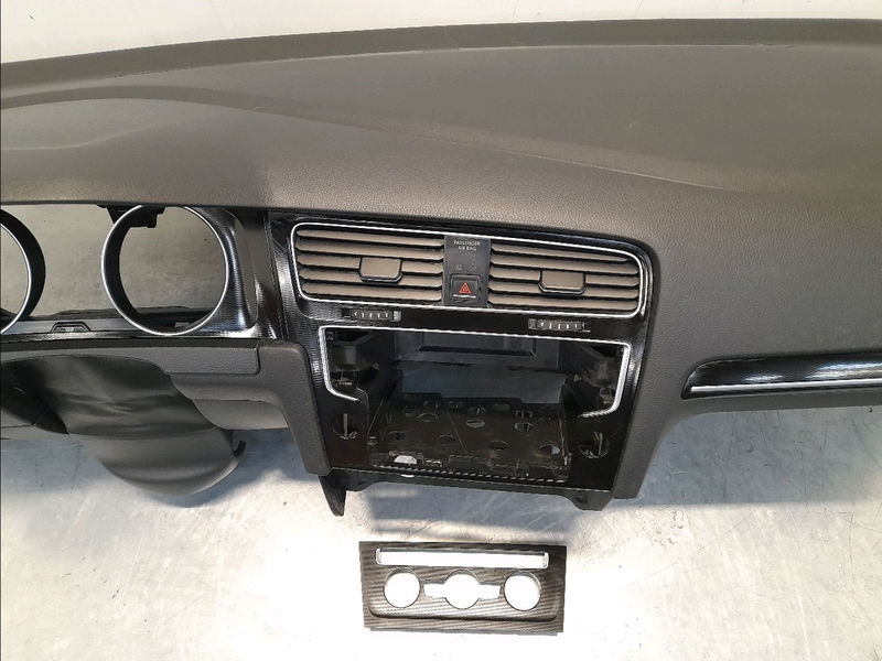 Planche de bord Volkswagen GOLF VII (5G1, BQ1, BE1, BE2) 2.0 gtd (2013-2020)