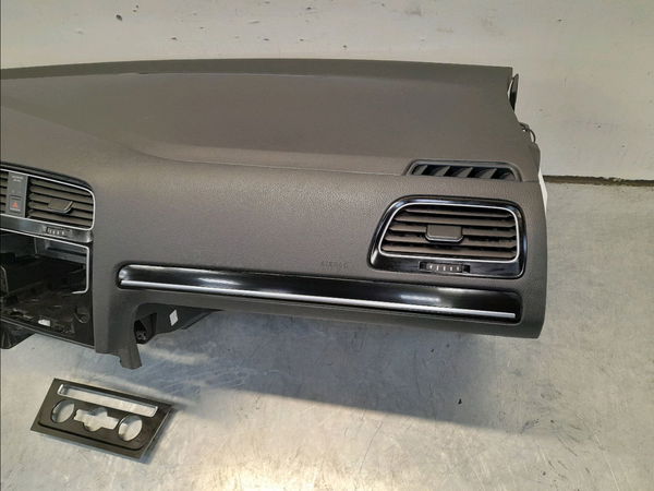 Planche de bord Volkswagen GOLF VII (5G1, BQ1, BE1, BE2) 2.0 gtd (2013-2020)