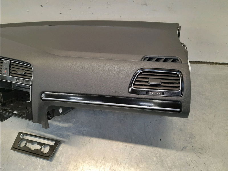 Planche de bord Volkswagen GOLF VII (5G1, BQ1, BE1, BE2) 2.0 gtd (2013-2020)