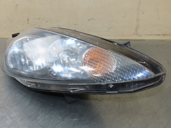 Phare droit Ford FIESTA VI (CB1, CCN) 1.4 tdci (2010-2012) 3 portes