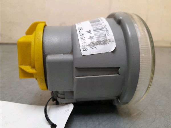 Phare antibrouillard avant droit Peugeot 1007 (KM_) 1.6 16v (2005)