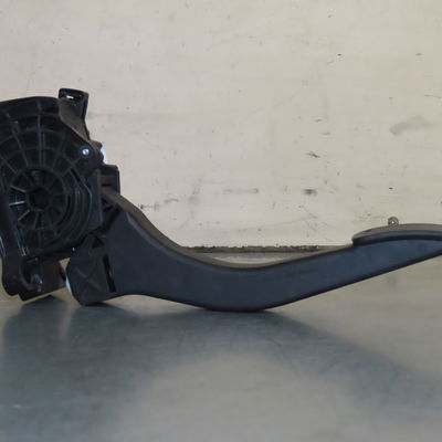 Pedale accelerateur Peugeot 308 SW II (LC_, LJ_, LR_, LX_, L4_) 1.6 bluehdi 120 (2014-2021)