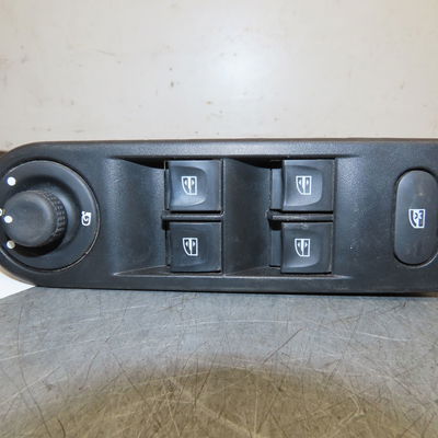 Commande lève-glace porte avant gauche Renault CAPTUR I (J5_, H5_) 0.9 tce 90 (2013) 5 portes