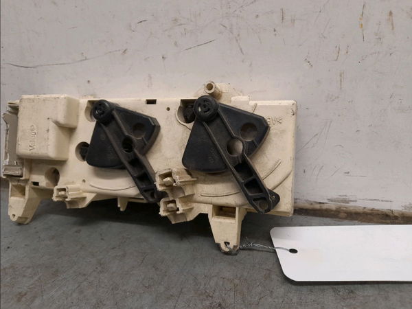 Commande de chauffage Toyota RAV 4 III (_A3_) 2.2 d 4wd (ala30_) (2006-2012)