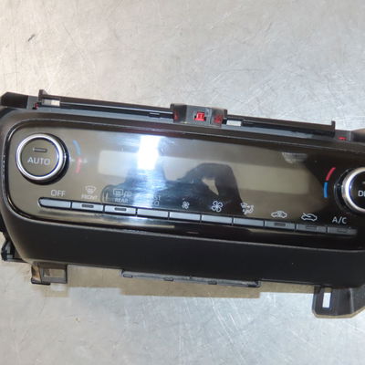Commande de chauffage Mazda 2 Berline bicorps trois ou cinq portes (KB) 1.5 hybrid (kbac3x) (2022)