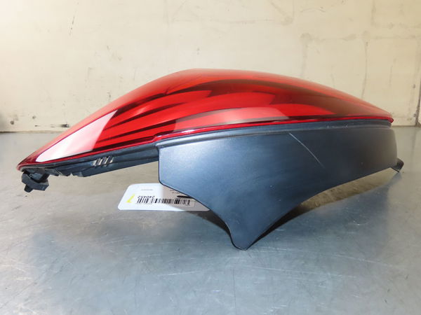 Feu arrière droit PEUGEOT 208