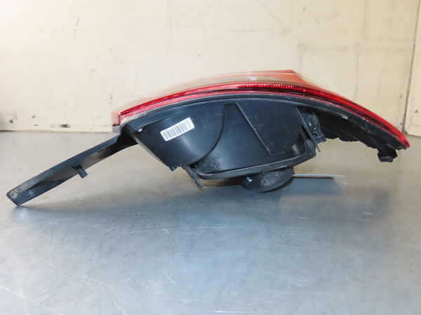 Feu arrière droit PEUGEOT 208
