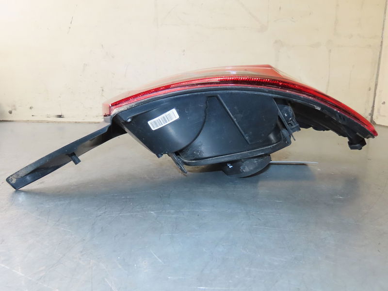 Feu arrière droit PEUGEOT 208
