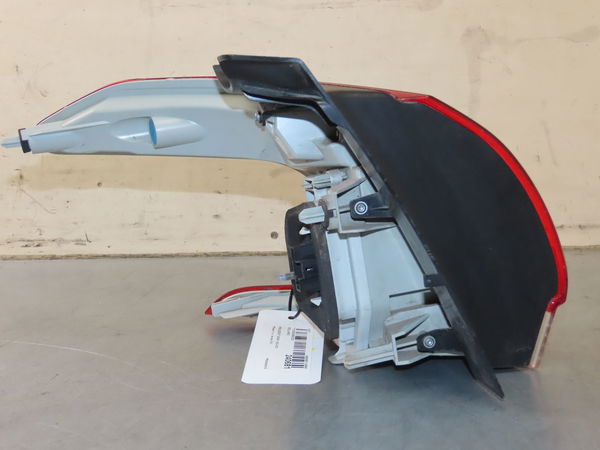 Feu arrière droit PEUGEOT 2008