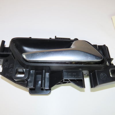 Poignee int porte avd Opel CROSSLAND X - CROSSLAND (P17, P2QO) 1.2 (75) (2017)