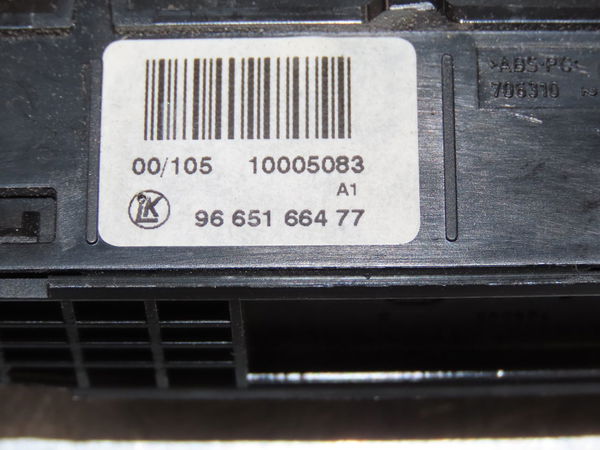 Bouton de warning PEUGEOT 308 I