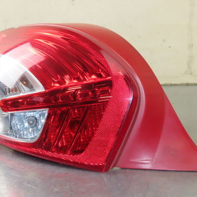 Feu arrière gauche PEUGEOT 208