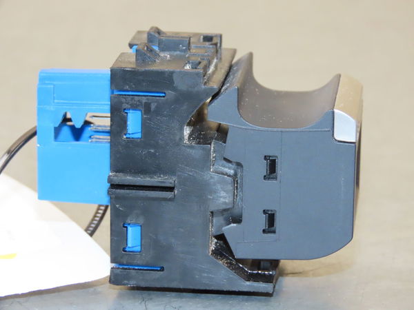 Bouton frein a main electrique PEUGEOT 3008