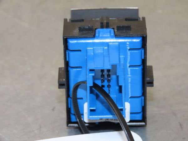 Bouton frein a main electrique PEUGEOT 3008