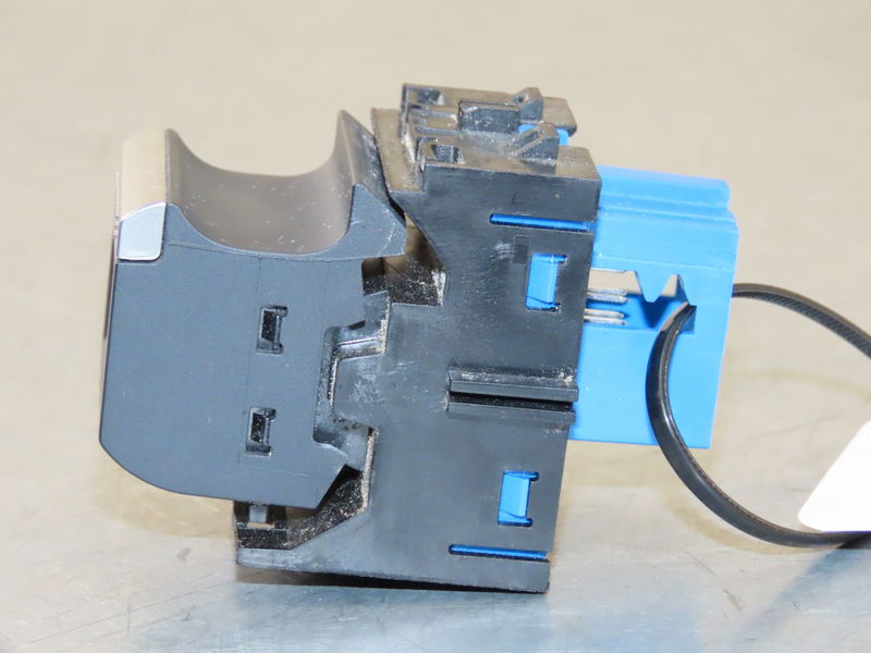 Bouton frein a main electrique PEUGEOT 3008