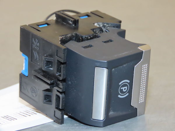 Bouton frein a main electrique PEUGEOT 3008