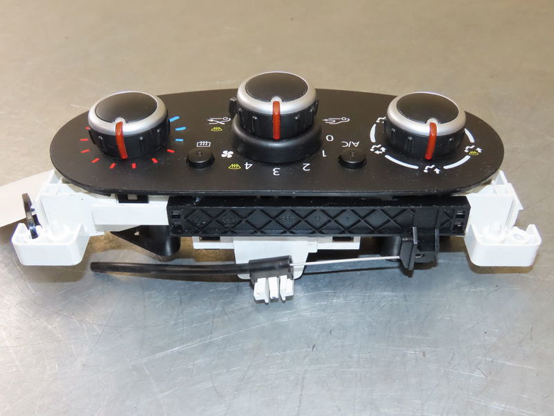 Commande de chauffage RENAULT TWINGO III  0.9 TCE 12v 90ch