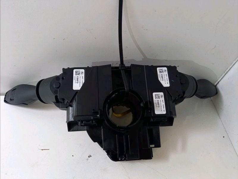 Bloc commodos Ford FIESTA VI (CB1, CCN) 1.6 tdci (2008-2012)