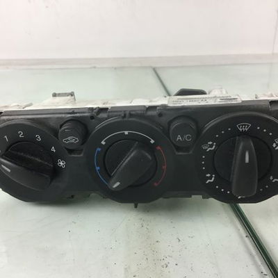 Commande de chauffage FORD FOCUS