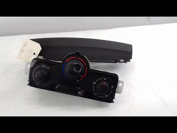 Commande de chauffage Renault KANGOO Express (FW0-1_) 1.5 dci 70 (fw0a, kw0v) (2008) 4 portes