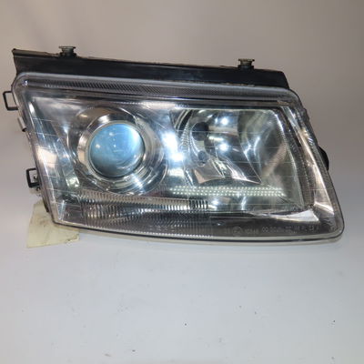 Phare droit Volkswagen PASSAT B5 Variant (3B5) 2.3 vr5 (1997-2000)