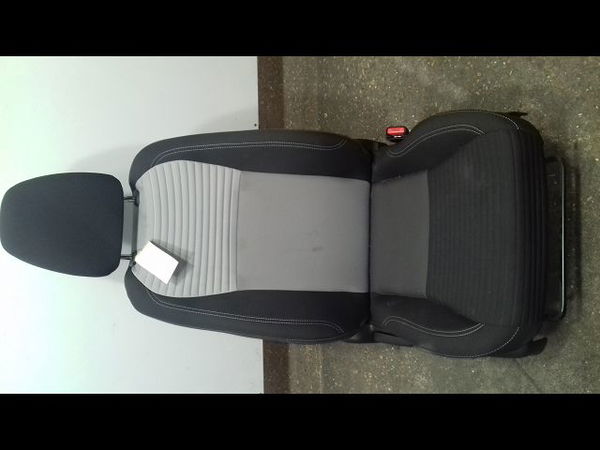 Siège avant droit Toyota YARIS (_P13_) 1.5 (nsp131_) (2017)