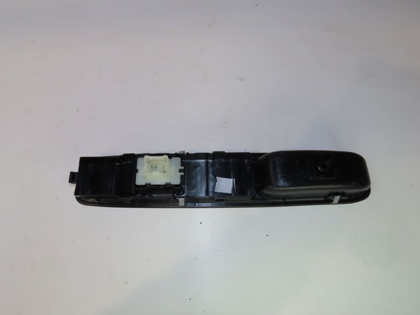 Commande lève-glace porte avant droite Dacia SANDERO III 1.0 tce 100 eco-g (2021)