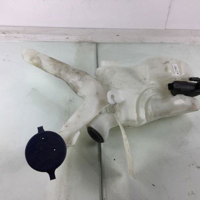 Reservoir lave-glace avant Peugeot 208 I (CA_, CC_) 1.6 bluehdi 100 (2015) 5 portes