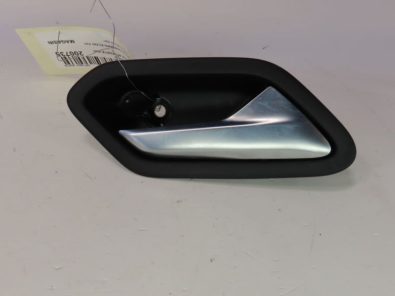 Poignee int porte avd Dacia SANDERO III 1.0 tce 100 eco-g (2021)
