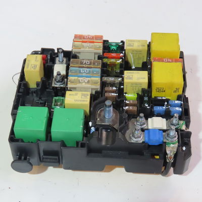 Boite a fusibles Peugeot 2008 I (CU_) 1.6 hdi (2013)