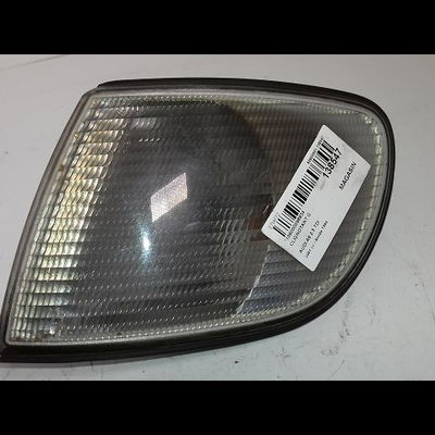 Clignotant gauche Audi A6 C4 (4A2) 2.5 tdi (1994-1997)